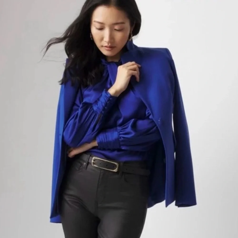 WHBM Chic Royal Blue Long Sleeve Twisted Neck Satin Blouse size 4 - Picture 5 of 15